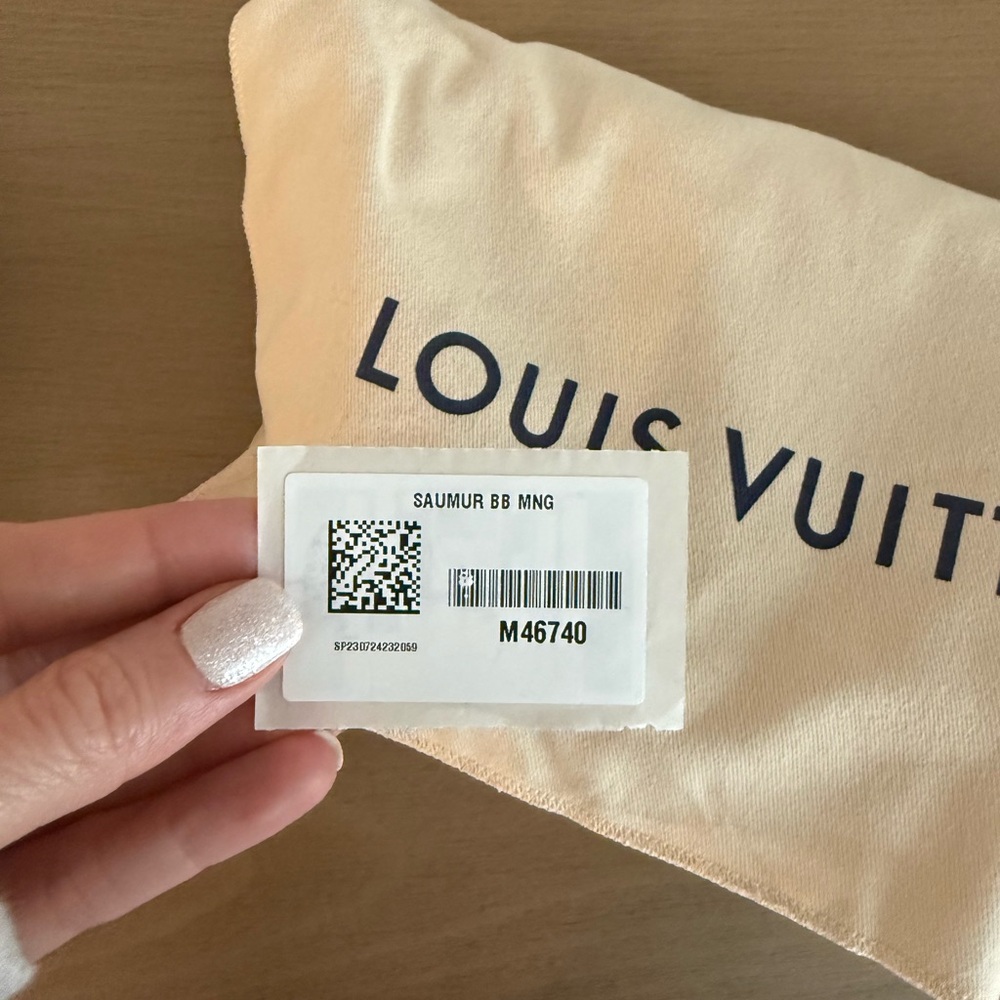 Louis Vuitton Saumur BB - Picture 10 of 16